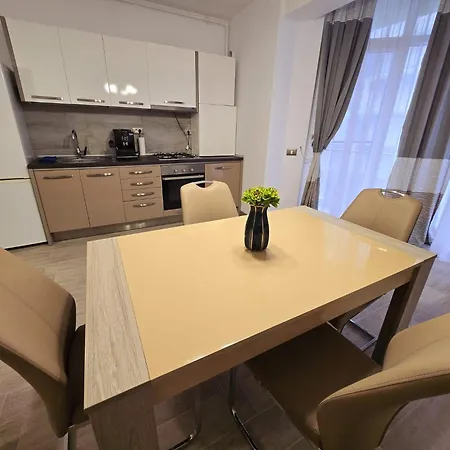 Apartment Seaview Family Pool & Mamaia Nord