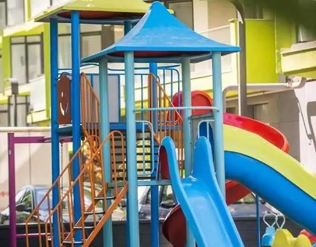 Seaview Family Pool & Mamaia Nord Apartment