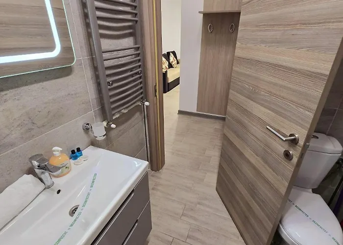 Seaview Family Pool & Mamaia Nord *