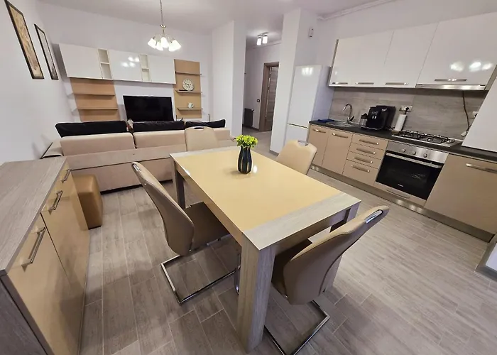 Seaview Family Pool & Mamaia Nord Apartment *