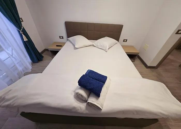 Seaview Family Pool & Mamaia Nord Apartment