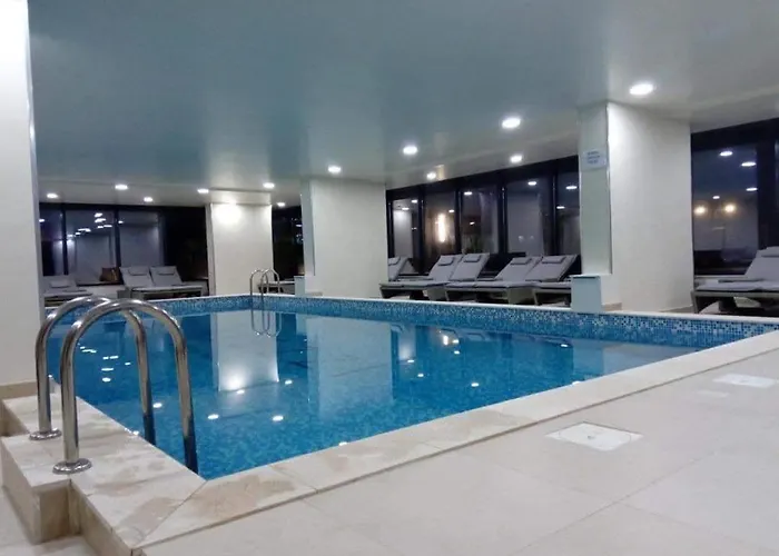 Seaview Family Pool & Mamaia Nord Apartment Navodari