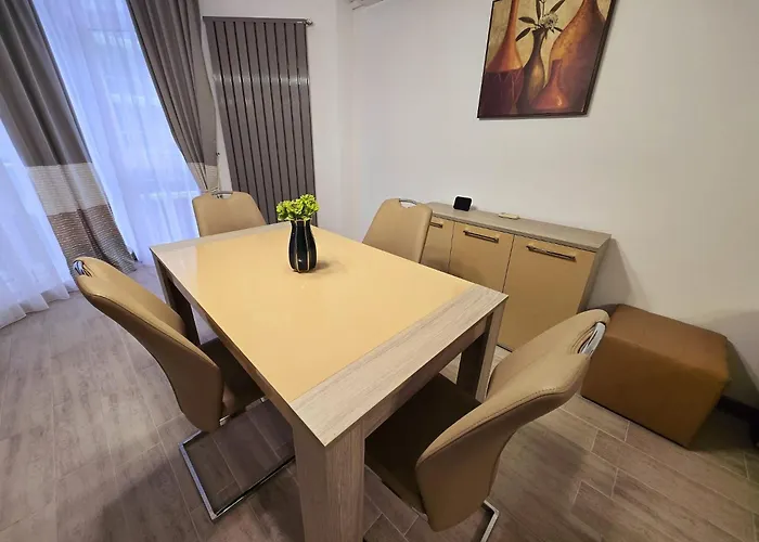 Seaview Family Pool & Mamaia Nord Apartment Navodari