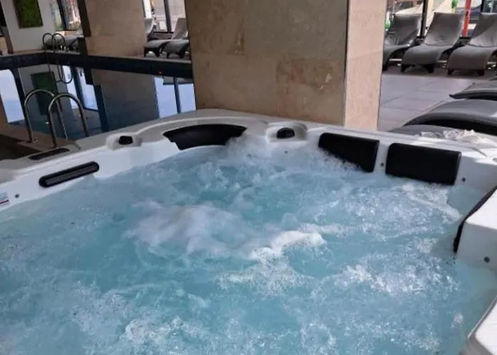 Seaview Family Pool & Mamaia Nord Apartment