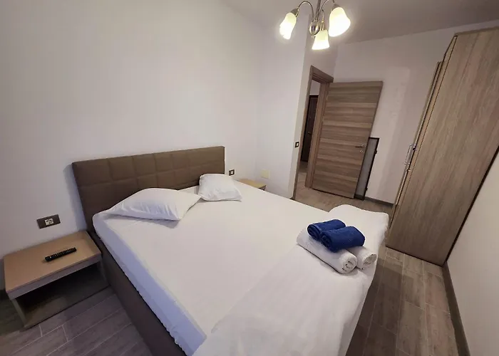 Seaview Family Pool & Mamaia Nord Apartment Navodari