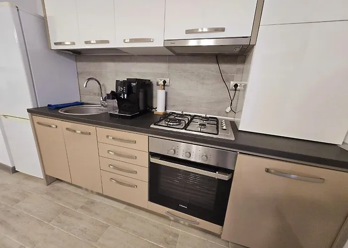 Seaview Family Pool & Mamaia Nord *